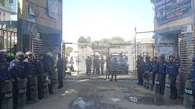 পাশাপাশি স্থানে বিএনপি চেয়ারপারসনের দুই উপদেষ্টার সমাবেশ