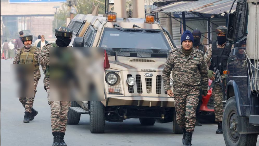 কাশ্মীরে দমনপীড়ন চালাচ্ছে ভারতের পুলিশ-সেনাবাহিনী