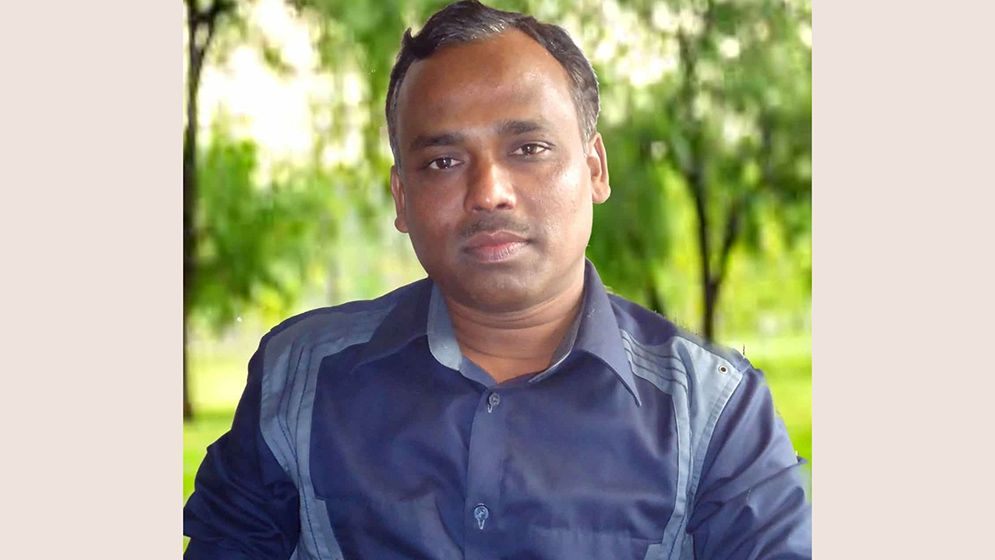 সড়কে প্রাণ গেল গণবিশ্ববিদ্যালয় শিক্ষকের