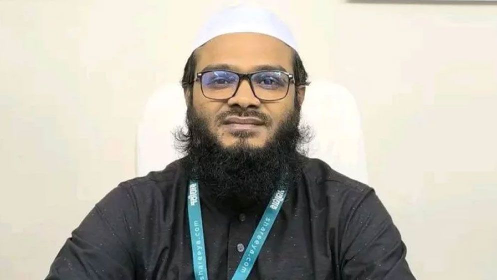 ‘ম্যারেজ সংস্থার’ আড়ালে নারীদের সর্বনাশ করা মুফতি কাসেমী গ্রেফতার