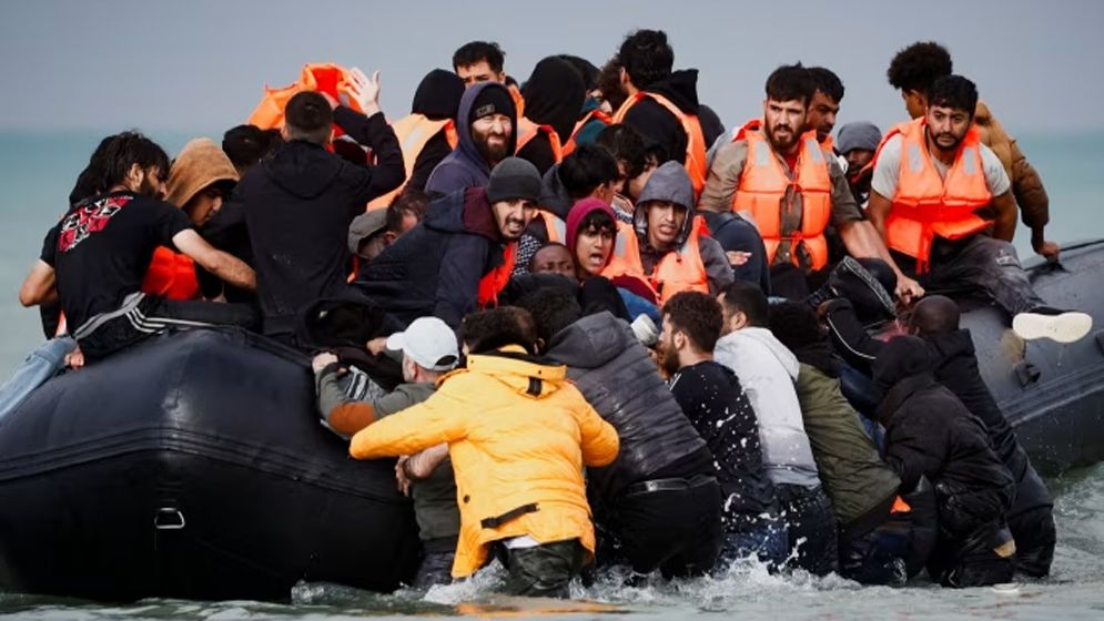 অনিশ্চয়তায় ১৭ লাখ অভিবাসী