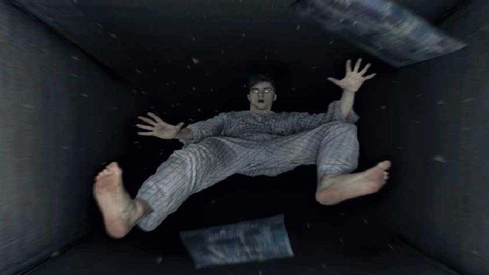 ঘুমের মধ্যে হঠাৎ কেন মনে হয় আমরা নিচে পড়ে যাচ্ছি