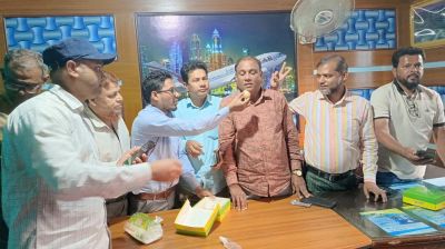 বিএনপির ২ নেতার বহিষ্কারাদেশ প্রত্যাহারে আনন্দ মিছিল-মিষ্টি বিতরণ