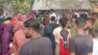 গাছের সঙ্গে মোটরসাইকেলের ধাক্কা, প্রাণ গেল দুই বন্ধুর