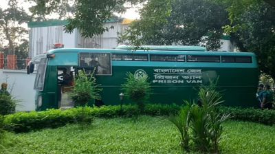 ট্রাইব্যুনালে হাজির কর্নেল রেদোয়ান ও মেজর রাফাত