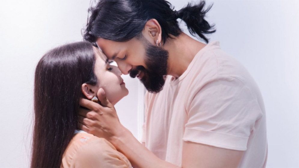 প্রেমে পড়েছেন শুভ-ঐশী?