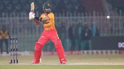 ফাইনালে খেলার স্বপ্নে ব্যাটিংয়ে জিম্বাবুয়ে