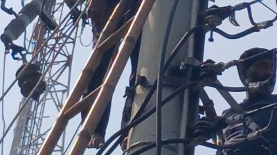 ট্রান্সফরমারে কাজের সময় চালু হয়ে গেল লাইন, শ্রমিকের মৃত্যু