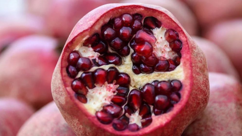 প্রতিদিন বেদানা খেলেই শরীরে ঘটে যে ১০ পরিবর্তন