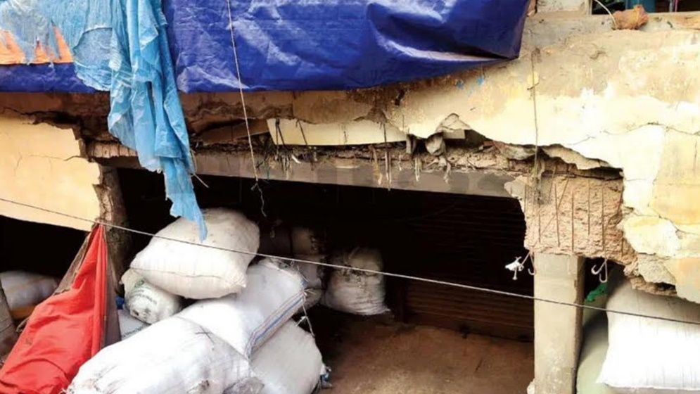 মৃত্যুফাঁদ ডিএসসিসির মার্কেট