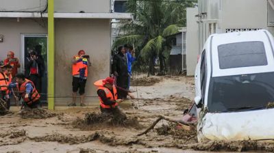 ইন্দোনেশিয়ার বন্যায় নিহতের সংখ্যা বেড়ে ৮৪