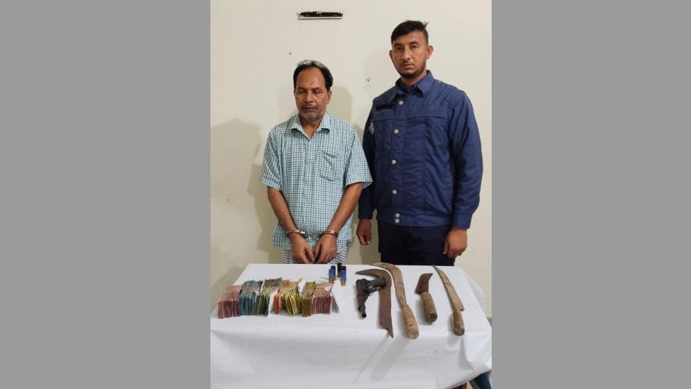 অস্ত্রসহ বিএনপি নেতা গ্রেফতার