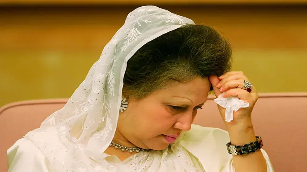 অসহায় এক মিনতি নিয়ে তোমার সামনে হাত তুলেছি
