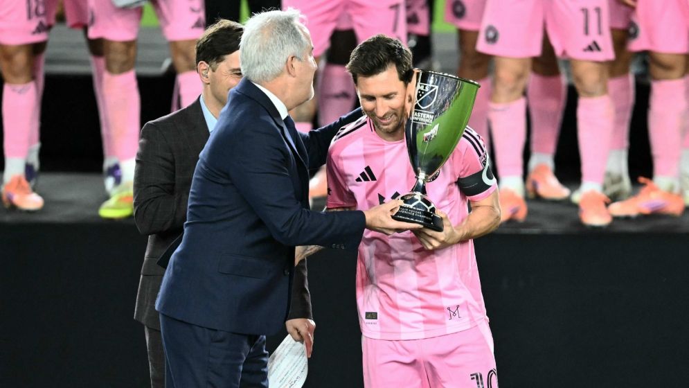 মেসির হাতের সবশেষ এই ট্রফি কি ‘আসল’ ট্রফি?