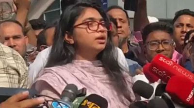 খালেদা জিয়ার শারীরিক অবস্থা ‘ক্রিটিকাল তবে স্থিতিশীল’