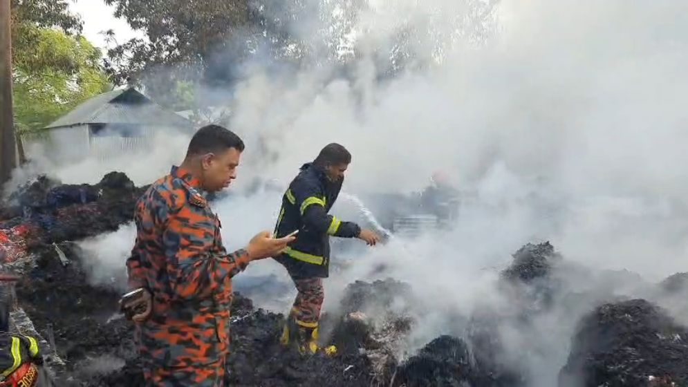 গাজীপুরে ঝুট গোডাউনে আবারও আগুন