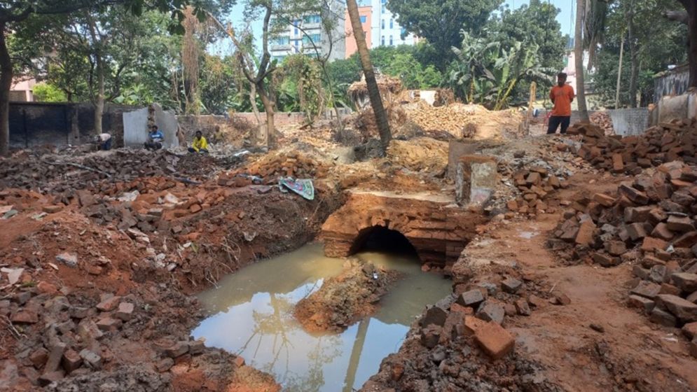 রাজশাহীর রাজবাড়ী ভাঙার কাজ বন্ধ করল প্রশাসন