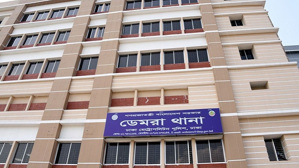 দম্পতির সিগারেট সেবনের ছবি ভাইরালের হুমকি দিয়ে চাঁদা দাবি!