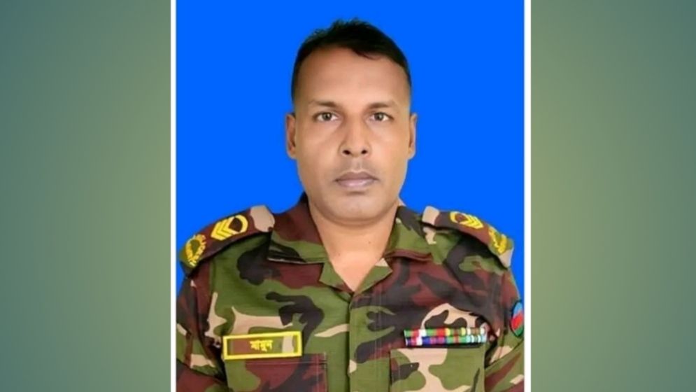 ট্রাকের ধাক্কায় প্রাণ গেল সেনা সার্জেন্টের