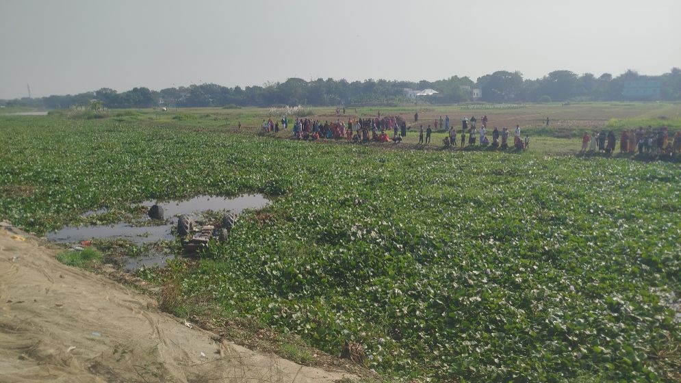 ট্রলি উলটে নদীতে পড়ে একই পরিবারের ৩ নারী নিহত