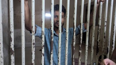 ধানমন্ডি ৩২–এ ফুল দিতে গিয়ে মারধরের শিকার সেই রিকশাচালককে অব্যাহতির সুপারিশ