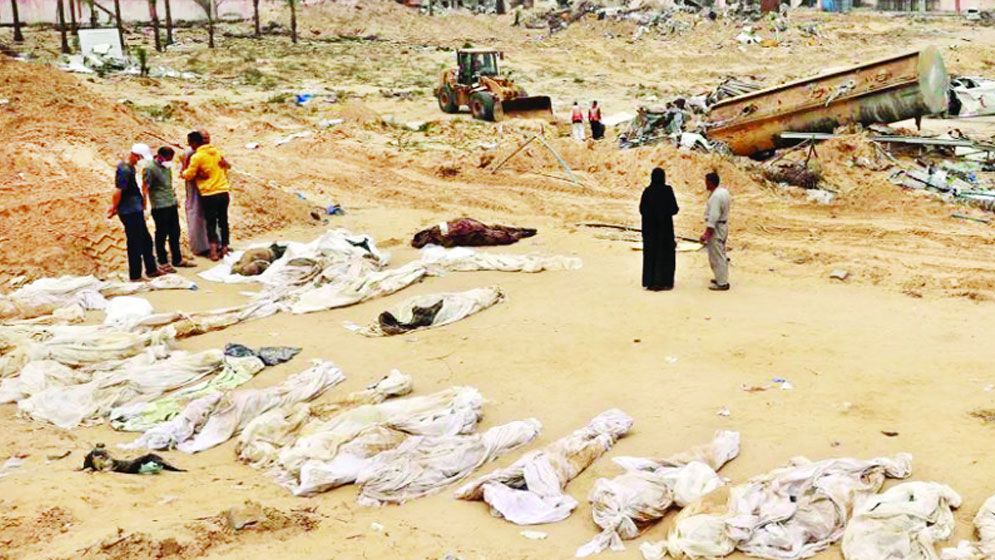 ত্রাণ আনতে গেলে গুলি বুলডোজারে বালিচাপা