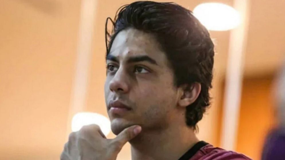 অশালীন ইঙ্গিত দিয়ে বিতর্কে শাহরুখপুত্র আরিয়ান