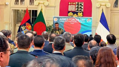 প্যারিসে বর্ণাঢ্য আয়োজনে সশস্ত্র বাহিনী দিবস উদযাপন