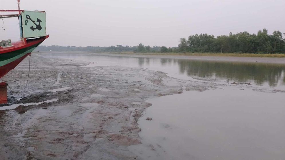 নাব্যতা হারাচ্ছে দক্ষিণাঞ্চলের নদনদী, বিড়ম্বনার শেষ হবে কবে?