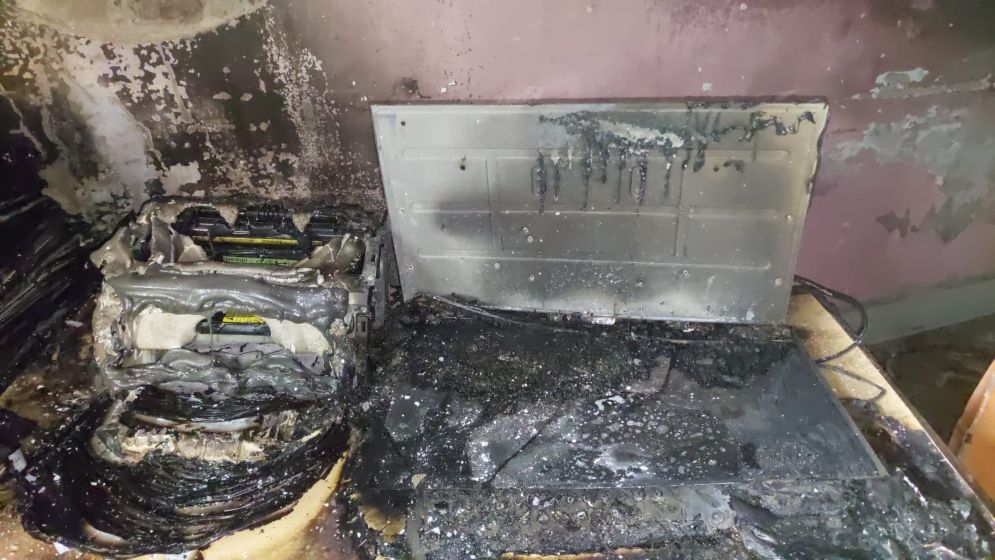 দুর্বৃত্তের আগুনে পুড়ল এসিল্যান্ড ও সাব-রেজিস্টারের কার্যালয়