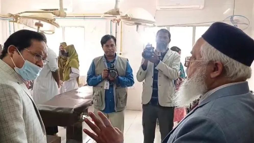 স্বাস্থ্য অধিদপ্তরের মহাপরিচালকের সঙ্গে চিকিৎসকের বাগবিতণ্ডা নিয়ে যা জানা গেল