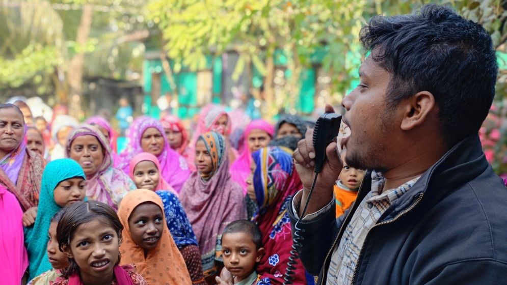 আমার কাছে অর্থের চেয়ে দেশপ্রেম বড়: হাসনাত আব্দুল্লাহ