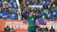 ভারতের বিপক্ষে ‘অঘোষিত ফাইনালে’ ডি ককের সেঞ্চুরি