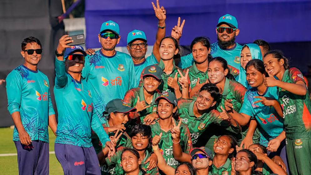 পাকিস্তানকে হারিয়ে সিরিজে এগিয়ে গেল বাংলাদেশ