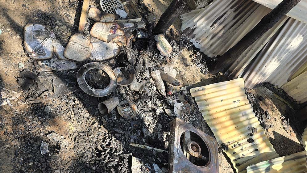 আগুনে পুড়ে ছাই দুই যুবকের স্বপ্ন