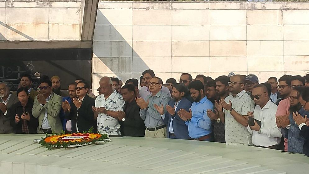 জিয়াউর রহমানের সমাধিতে শ্রদ্ধা ড্যাব নেতাদের
