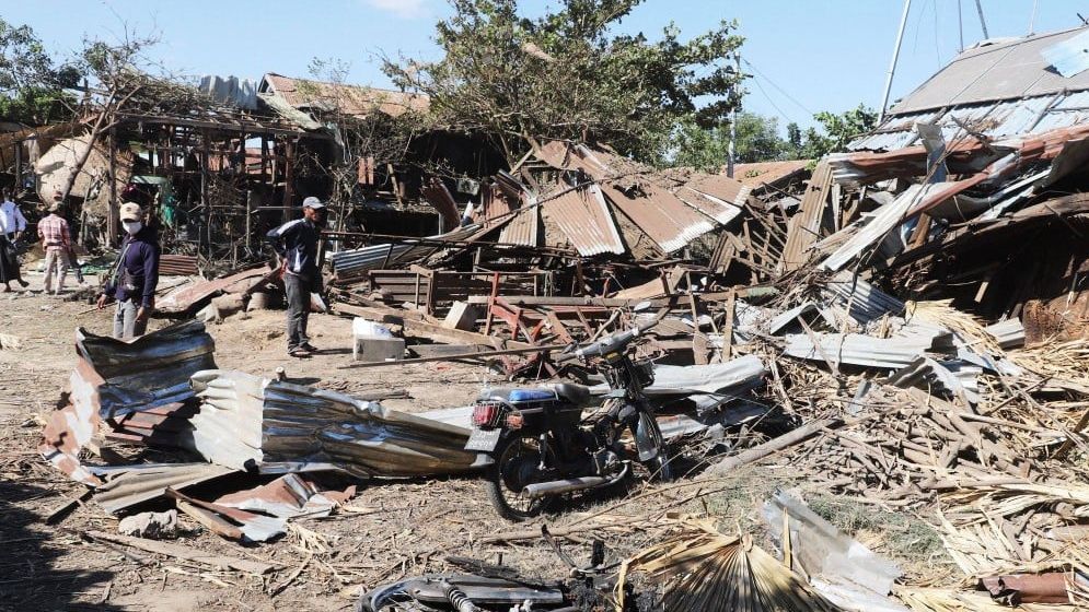 মিয়ানমারে বিমান হামলায় নিহত অন্তত ১৮