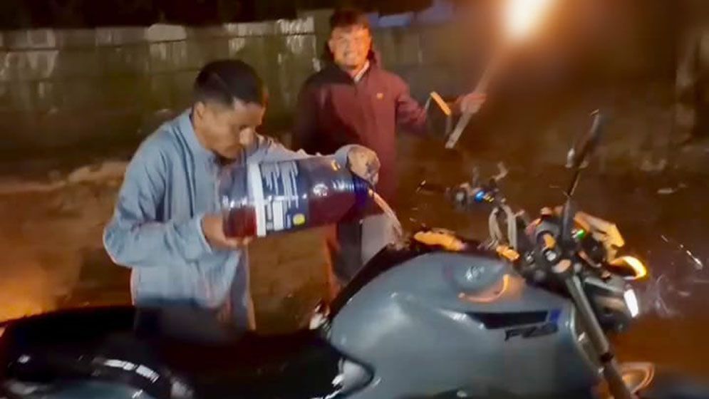 ‘আত্মস্বীকৃত’ মাদক কারবারির জন্মদিনে আগুন খেলা, পুড়ল মোটরসাইকেল