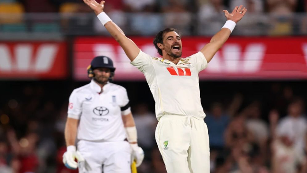 ওয়াসিম আকরামকে ছাড়িয়ে অনন্য উচ্চতায় স্টার্ক