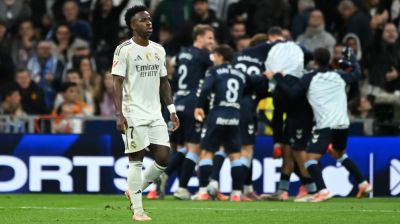 ৩ লাল কার্ড দেখে রিয়াল মাদ্রিদ এবার হারল নিজেদের মাঠে