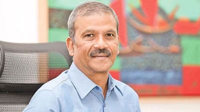 ‘মোবাইল ফোন’ ইস্যুতে প্রবাসীদের স্পষ্ট বার্তা দিলেন আইন উপদেষ্টা