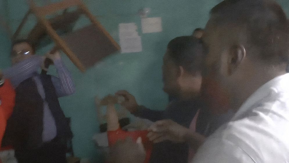 সাভারে সেটেলমেন্ট অফিসে সাংবাদিকদের ওপর হামলা: কর্তৃপক্ষের দাবি ৯০ শতাংশই চাঁদাবাজ