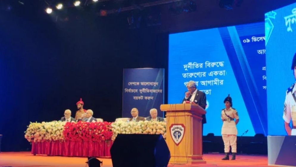 রাজনীতিবিদরা ঠিক থাকলে সমাজে পচন ধরবে না, দুর্নীতি কমবে: অর্থ উপদেষ্টা