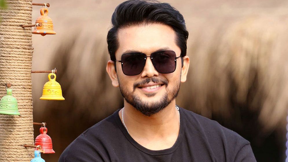 ফেসবুকে যে ইঙ্গিত দিলেন আরিফিন শুভ