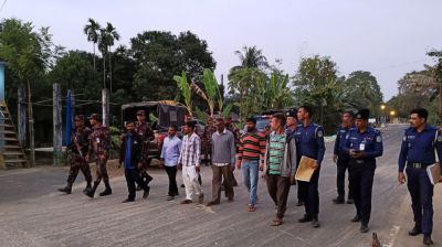 ১৩ মাস কারাবাসের পর দেশে ফিরলেন ৬ জেলে