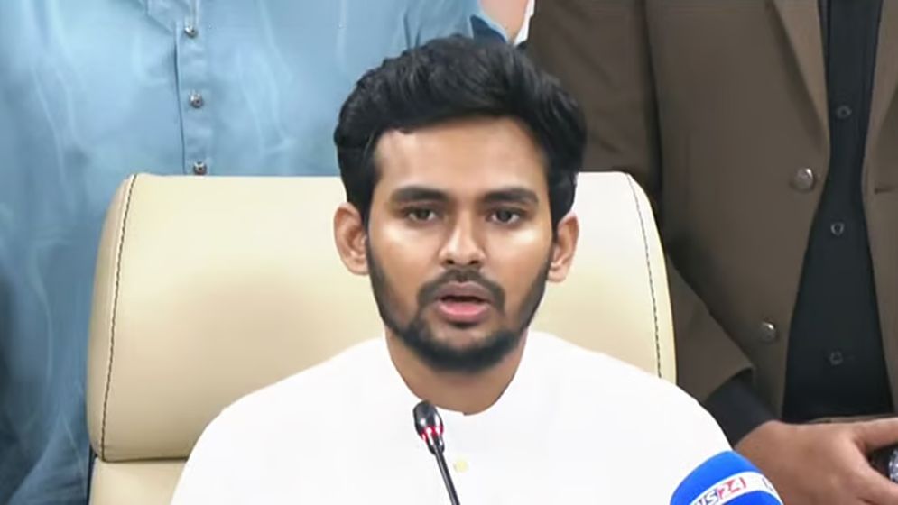 সাবেক এপিএসের দুর্নীতির বিষয়ে বিদায় বেলায় যা বলে গেলেন আসিফ