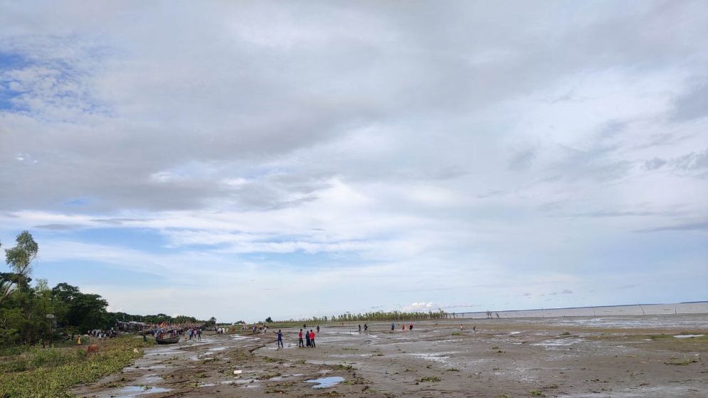 কুকরি-মুকরি চরে ছুটছেন পর্যটক, উপকূলের অর্থনীতিতে পরিবর্তন