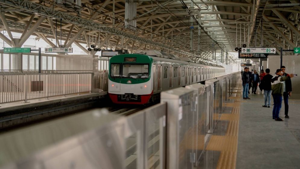 মেট্রোরেলের যাত্রীসেবা বন্ধের ঘোষণা