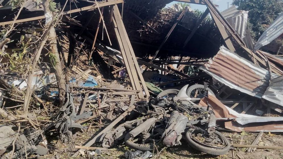 হাসপাতালে জান্তার বোমা হামলা, নিহত ৩১