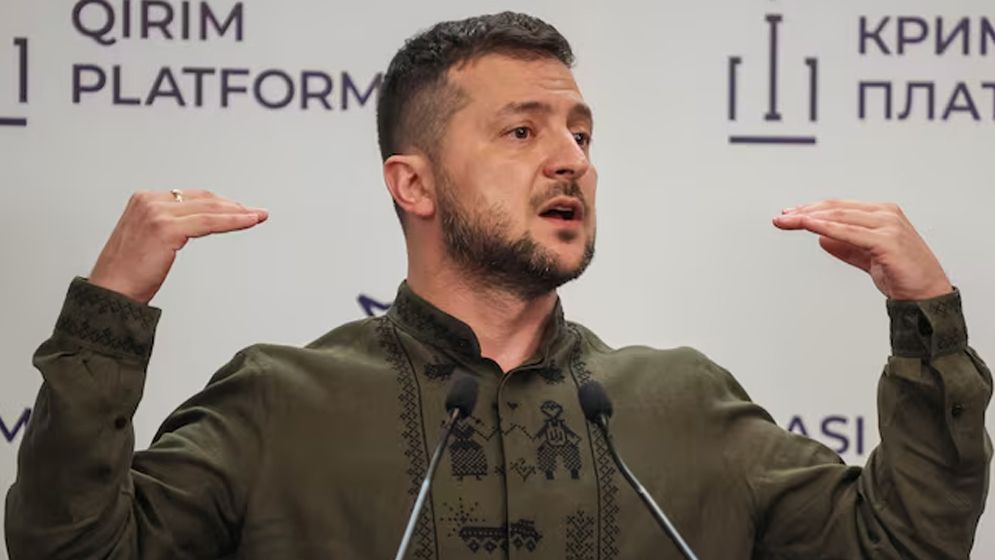 জেলেনস্কি কি শেষমেশ পরাজয় মেনে নিলেন?